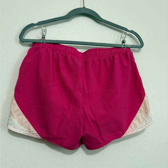 Women’s Old Navy activewear running shorts in size small pink - Picture 2 of 3
